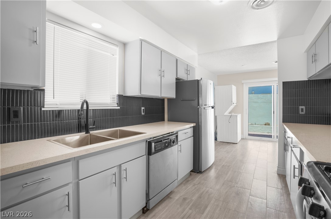 213 Shadow Lane Las Vegas NV 89106