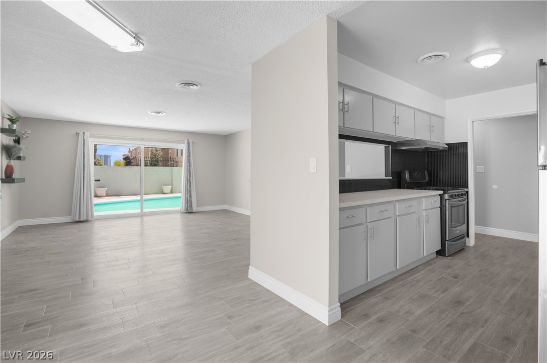 213 Shadow Lane Las Vegas NV 89106