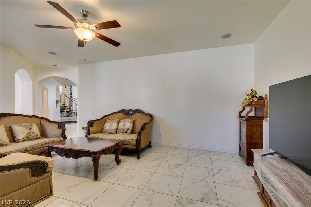 10 Gulf Pines Avenue Las Vegas NV 89148