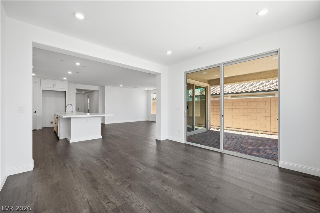 10899 Delparke Valley Avenue Las Vegas NV 89166
