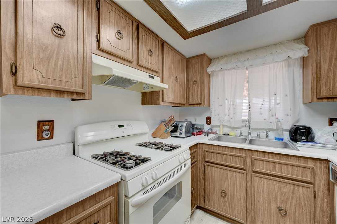 704 Willow Avenue Henderson NV 89002