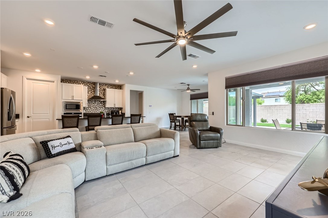 6519 Summershade Street North Las Vegas NV 89086