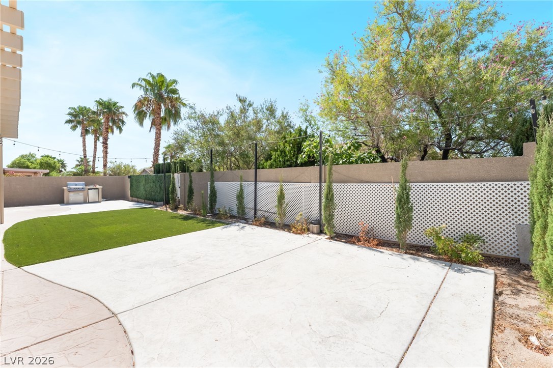 8225 Weeping Springs Avenue Las Vegas NV 89131