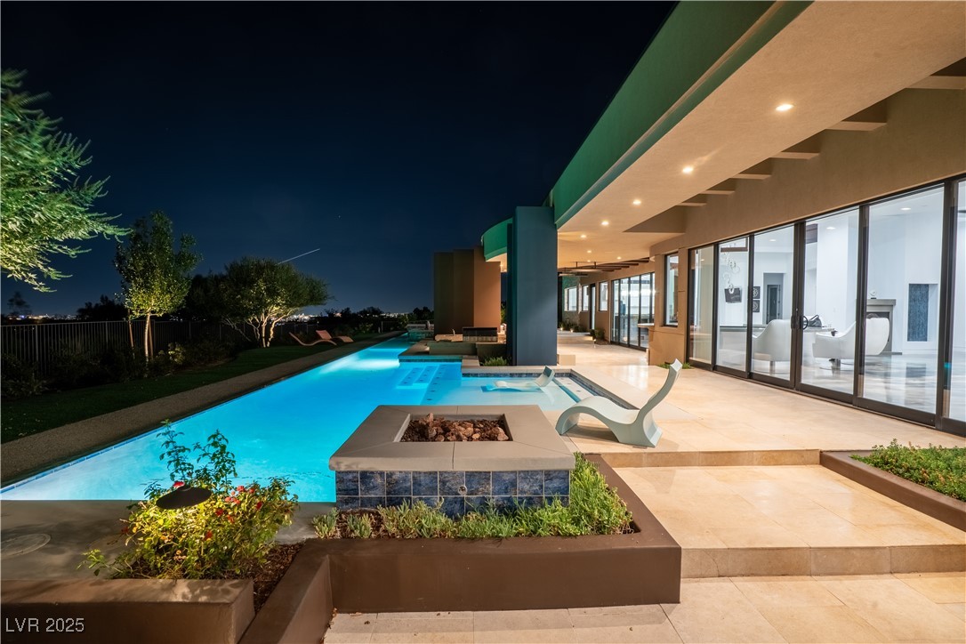 10 Ridge Blossom Road Las Vegas NV 89135