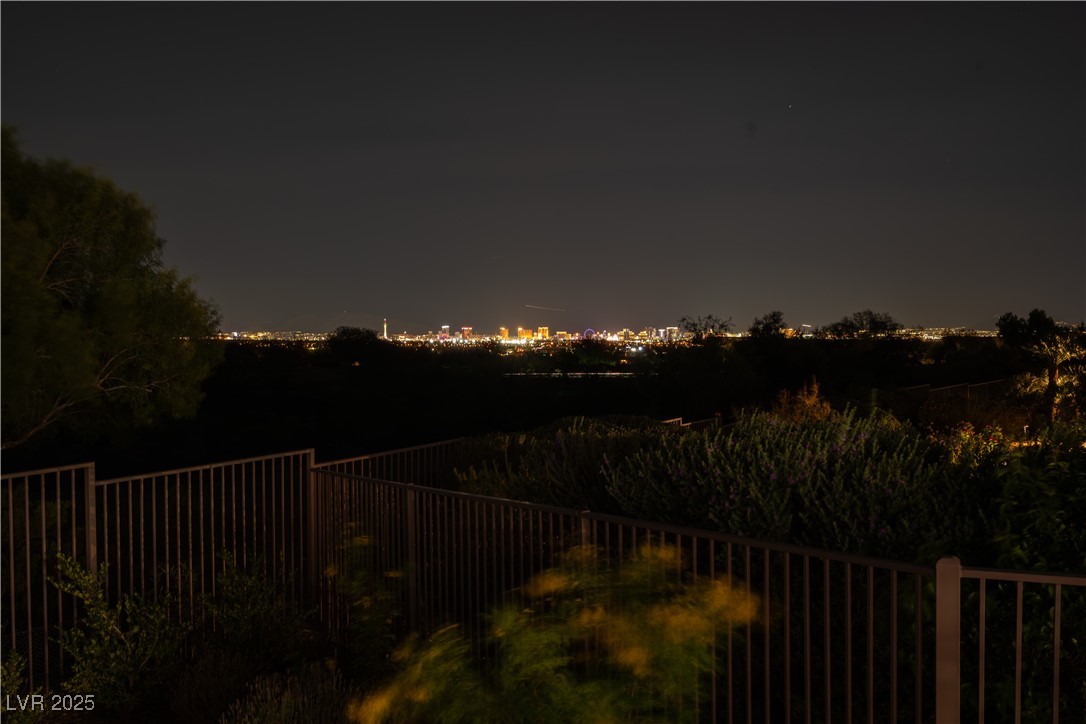 10 Ridge Blossom Road Las Vegas NV 89135