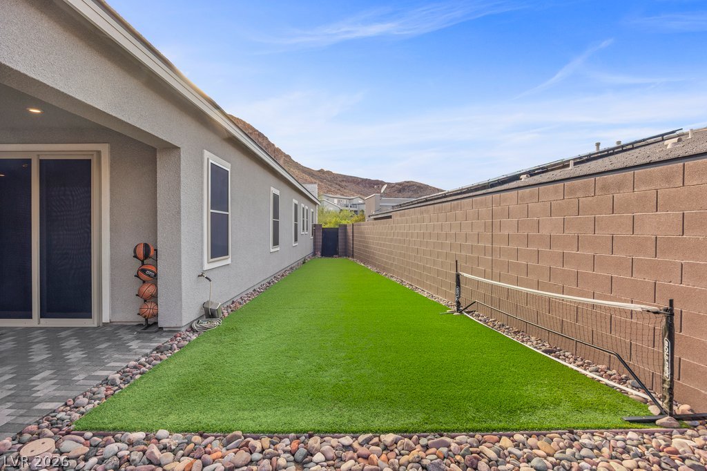 1944 Regal Bluff Drive Henderson NV 89052