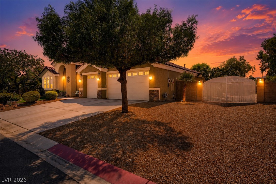 6831 Rose River Falls Street Las Vegas NV 89131