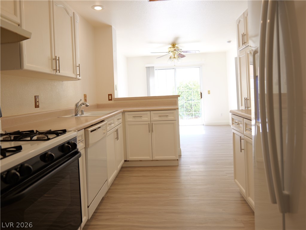 8464 Vast Horizon Avenue Las Vegas NV 89129