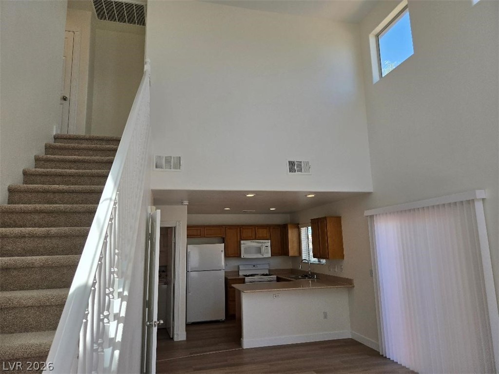 8032 Dardanelle Valley Street Las Vegas NV 89139