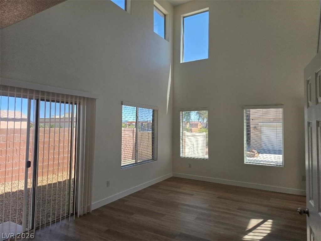 8032 Dardanelle Valley Street Las Vegas NV 89139