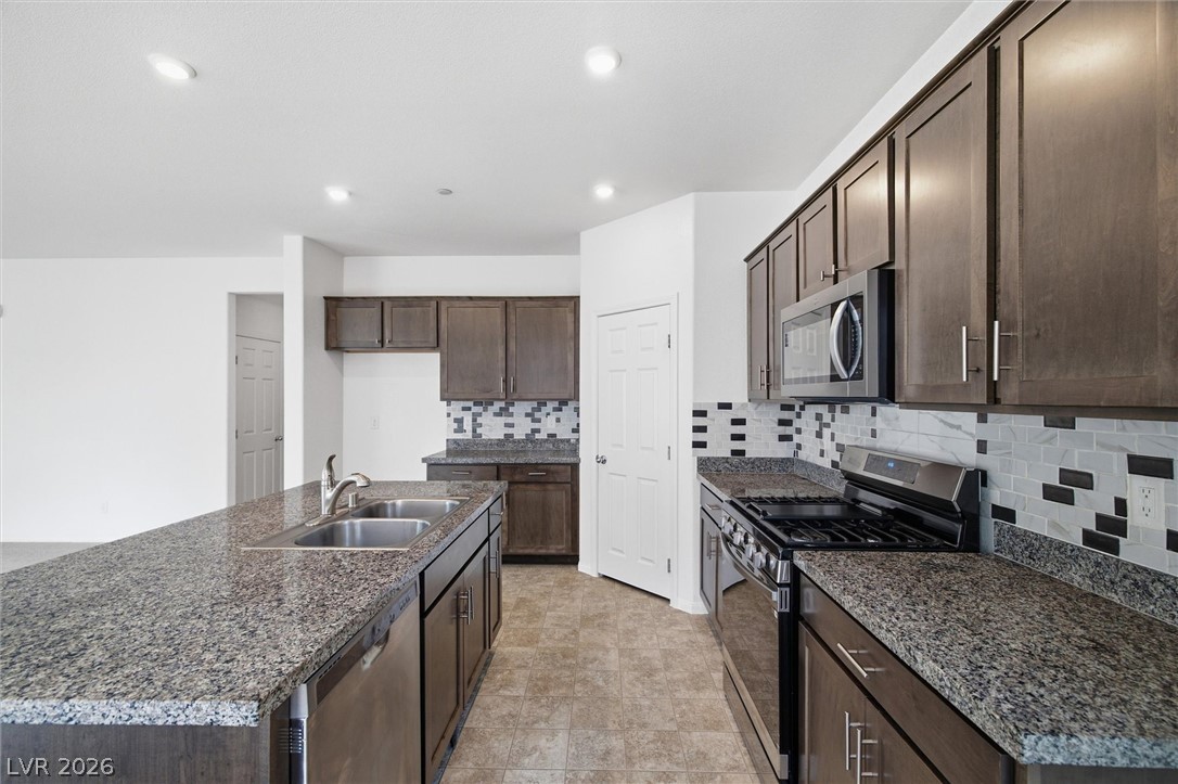 6047 Castle Gardens Avenue Las Vegas NV 89130
