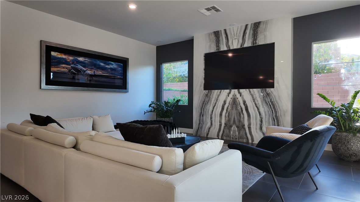 6135 Amber View Street Las Vegas NV 89135