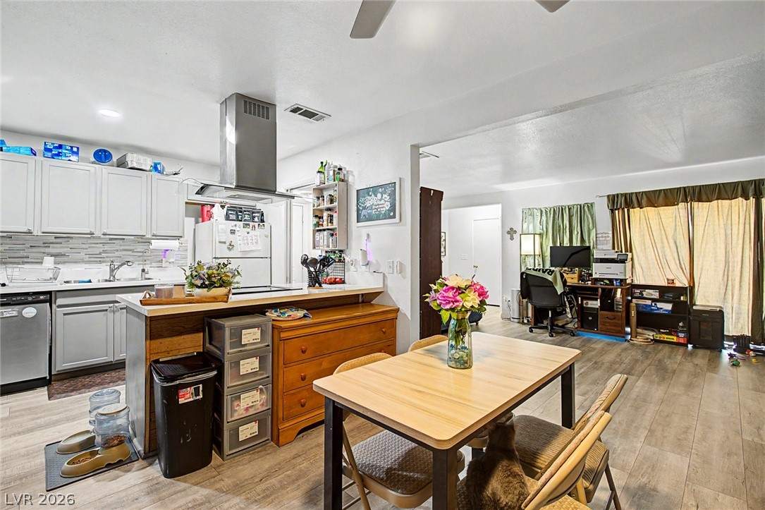5107 Village Drive Las Vegas NV 89142