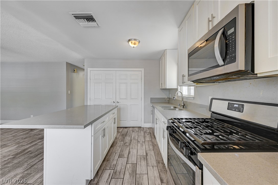6261 Newville Avenue Las Vegas NV 89103