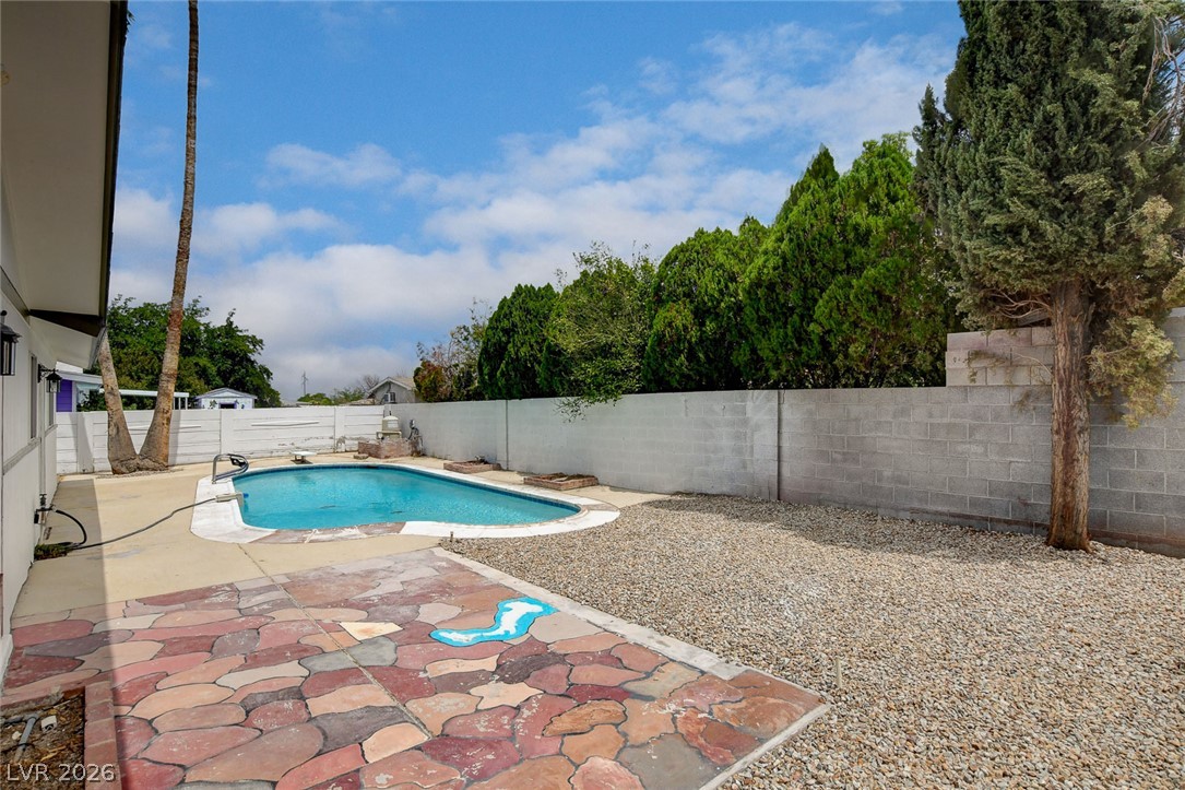 717 Palmhurst Drive Las Vegas NV 89145