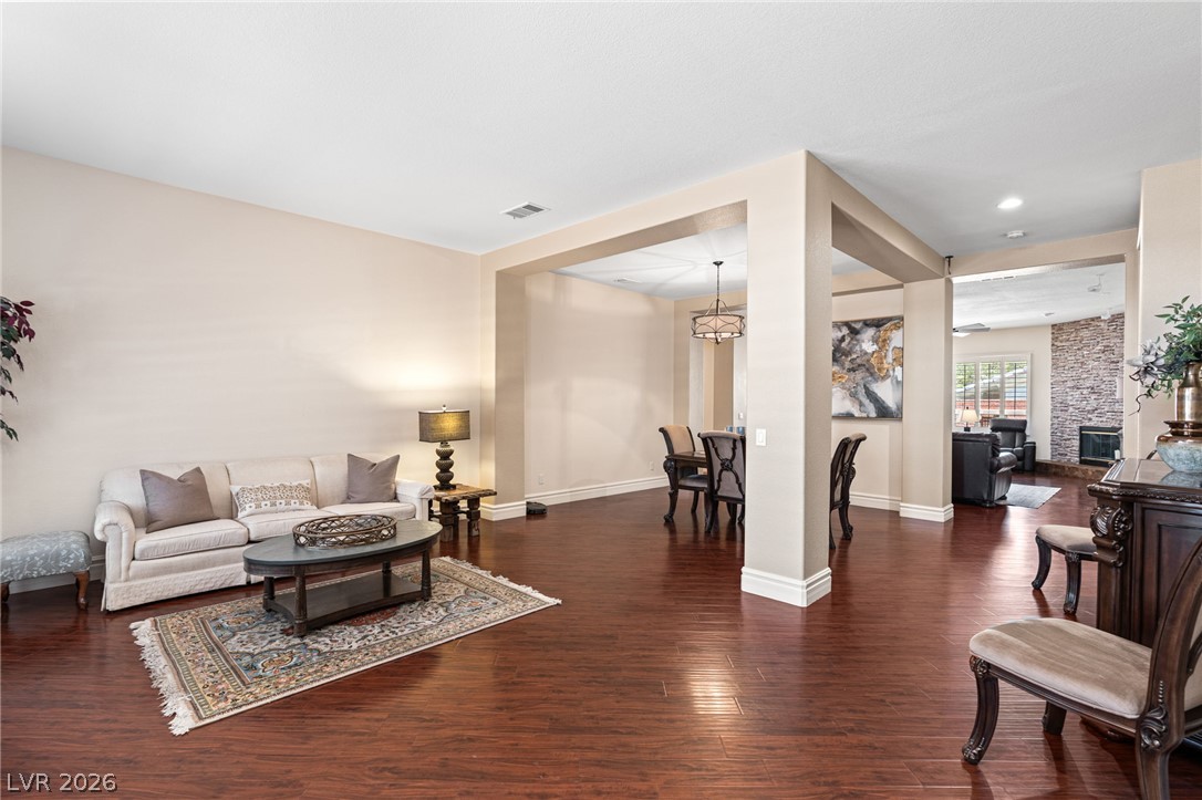 212 Cliff Valley Drive Las Vegas NV 89148