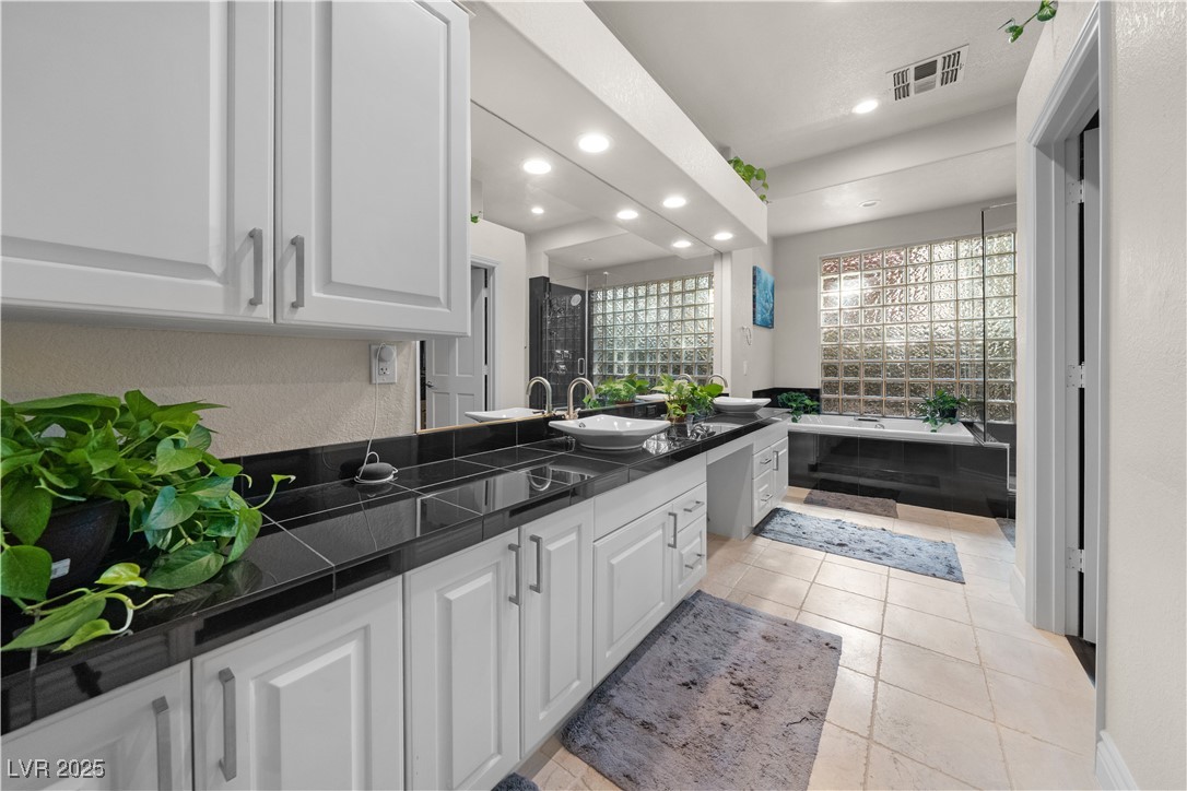 7960 Bermuda Dunes Avenue Las Vegas NV 89113