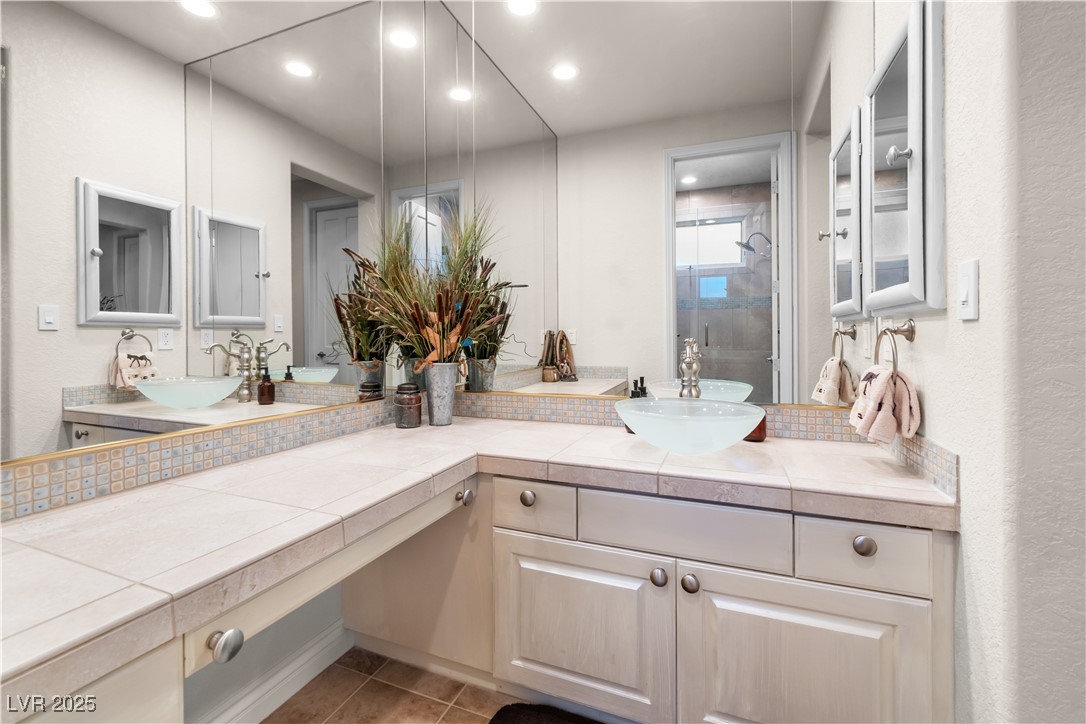 7960 Bermuda Dunes Avenue Las Vegas NV 89113