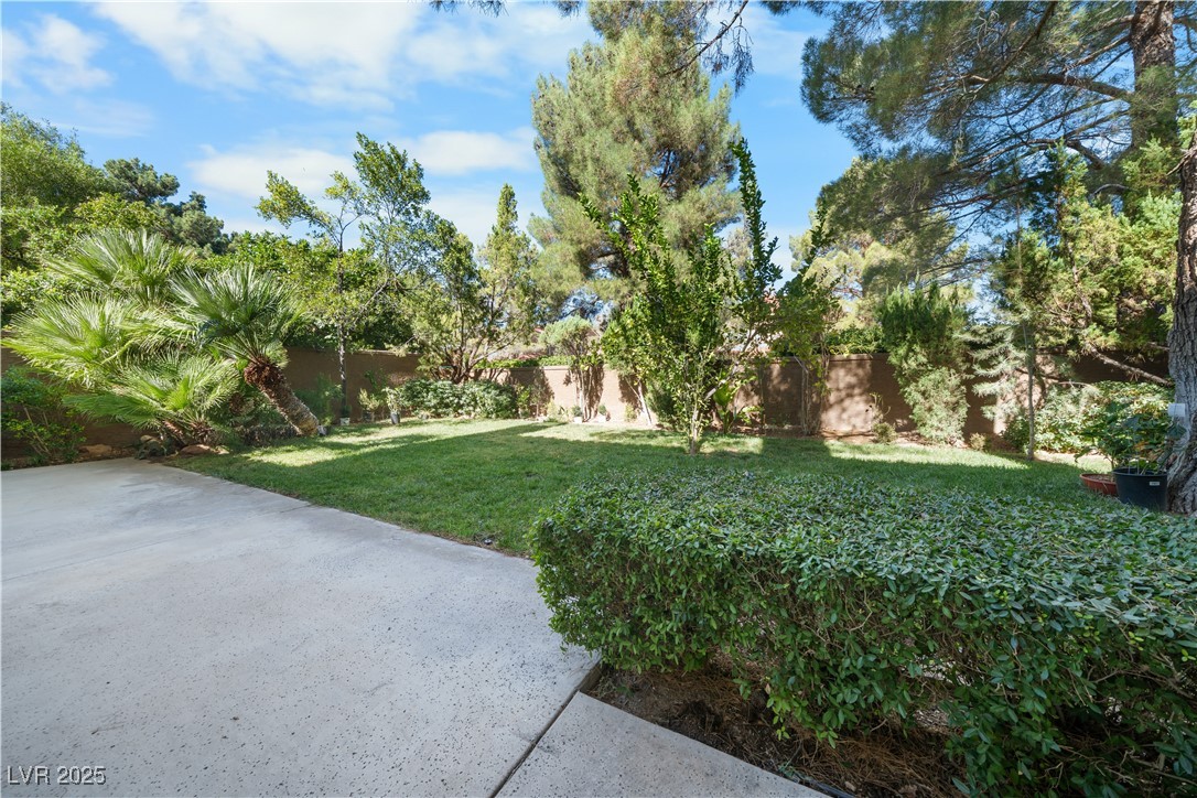 7960 Bermuda Dunes Avenue Las Vegas NV 89113