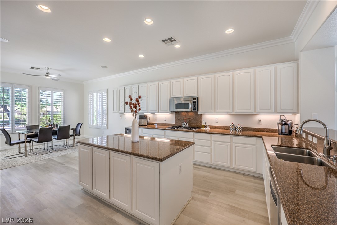 2984 Foxtail Creek Avenue Henderson NV 89052