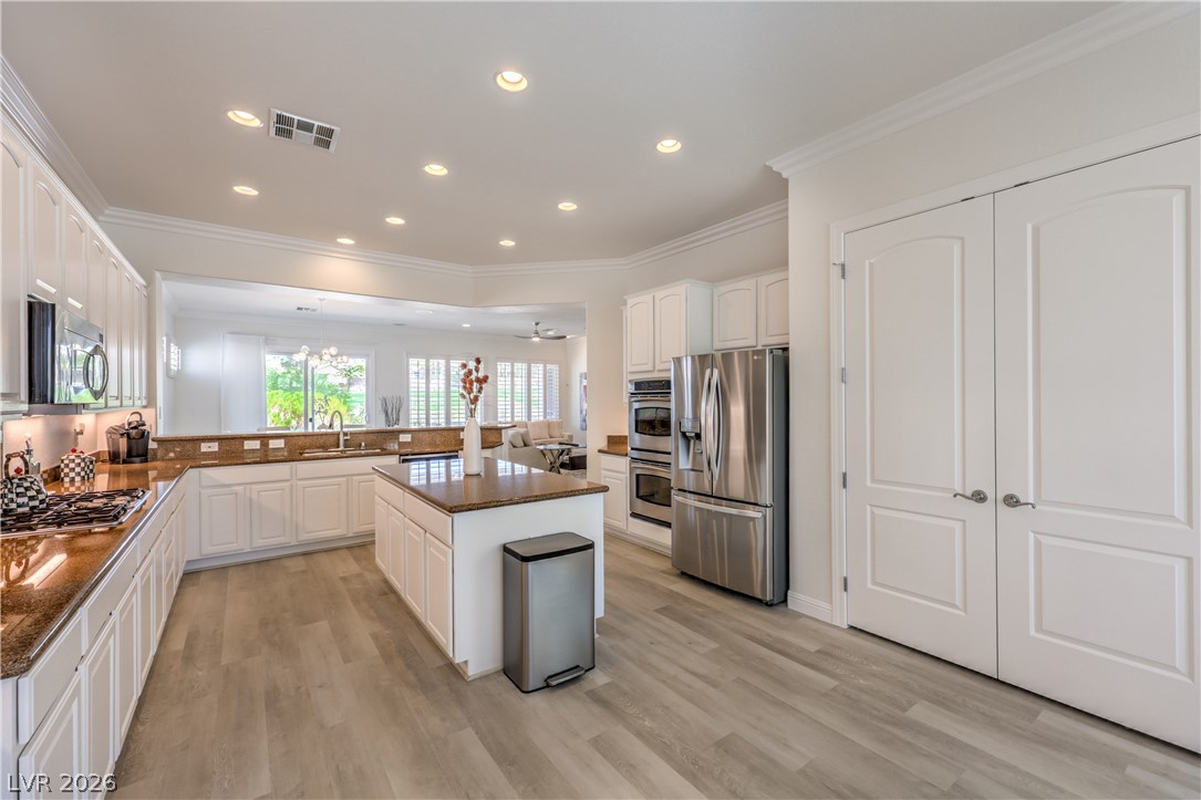 2984 Foxtail Creek Avenue Henderson NV 89052