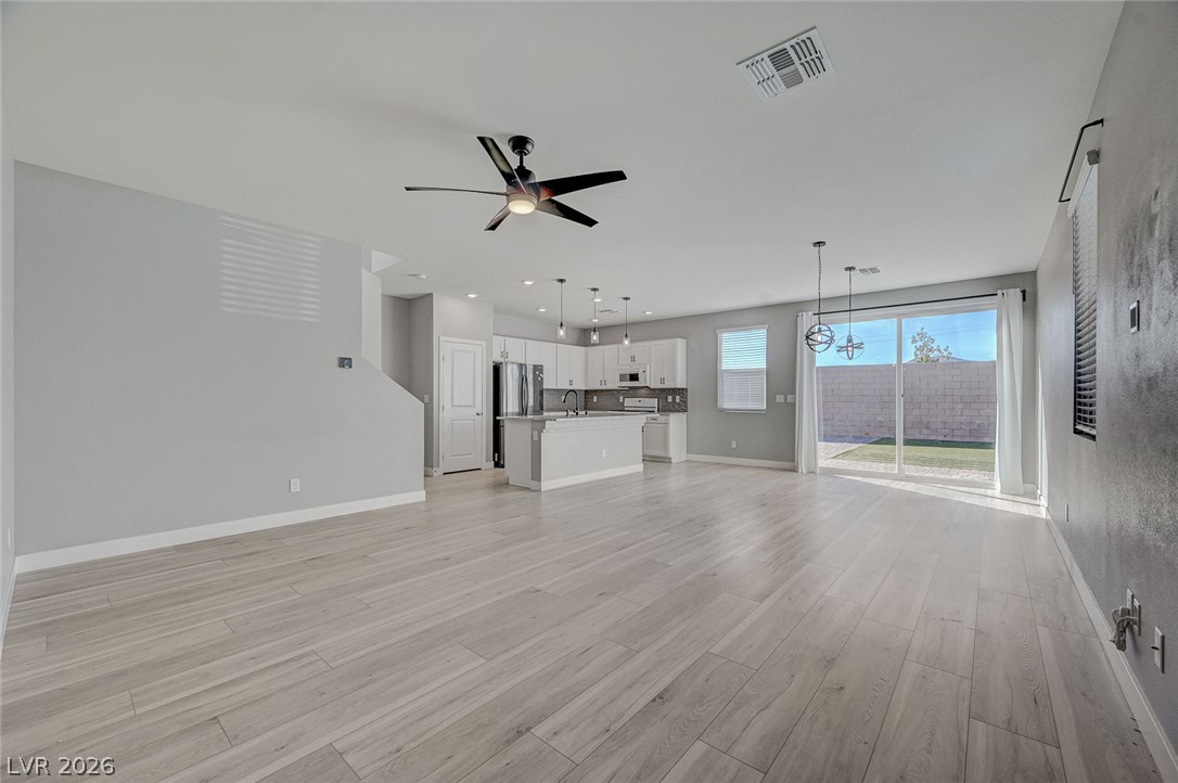 9467 Nottingham Bay Avenue Las Vegas NV 89178