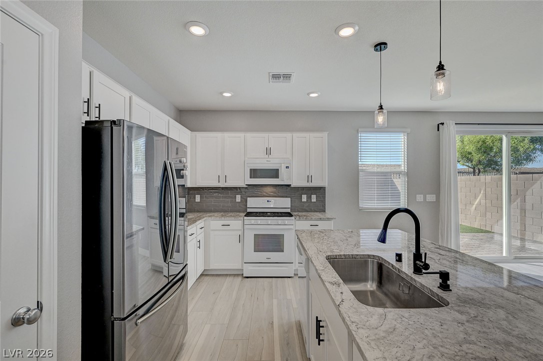 9467 Nottingham Bay Avenue Las Vegas NV 89178