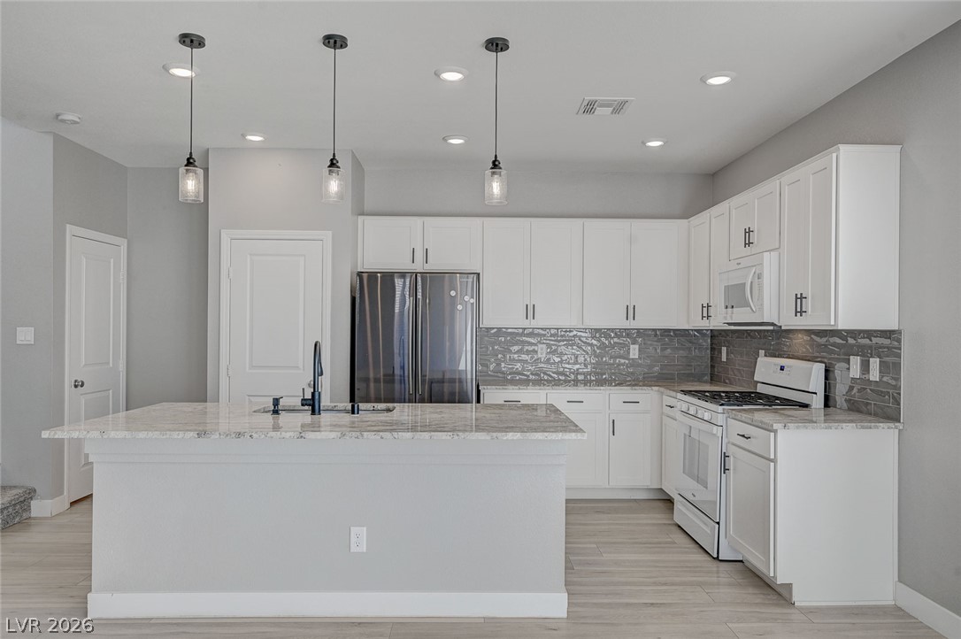 9467 Nottingham Bay Avenue Las Vegas NV 89178