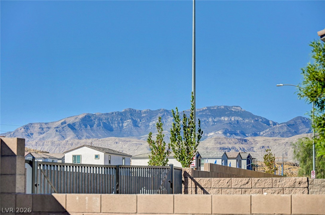 9467 Nottingham Bay Avenue Las Vegas NV 89178