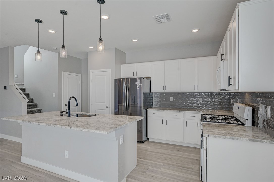 9467 Nottingham Bay Avenue Las Vegas NV 89178