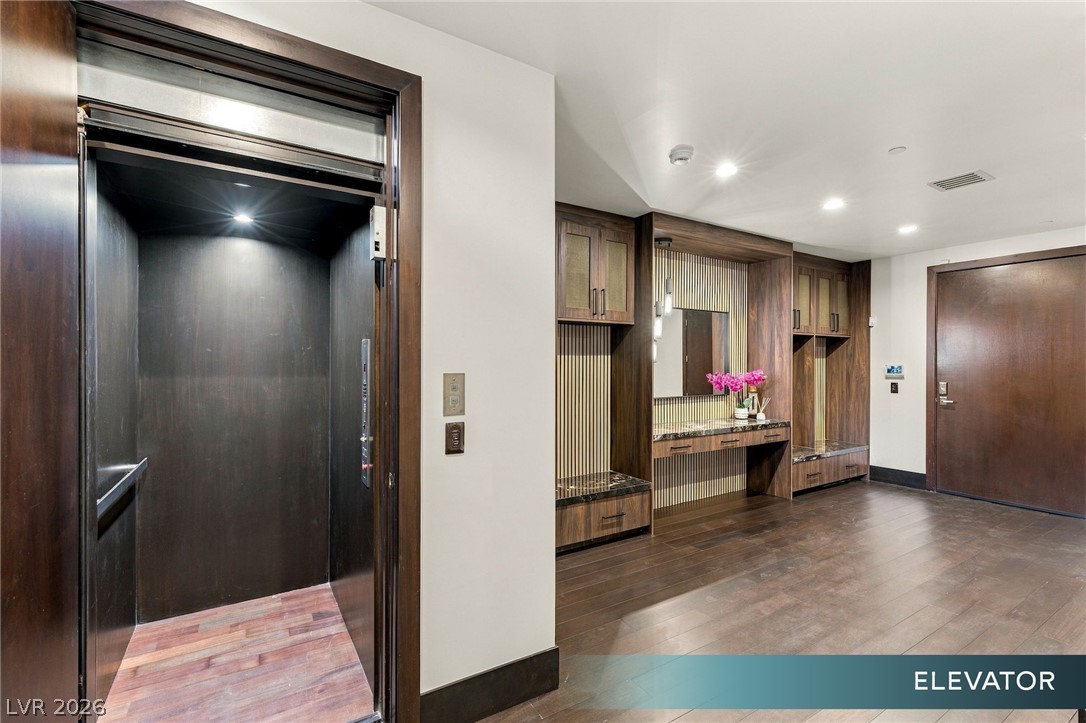 6 Bright Hollow Court Las Vegas NV 89135