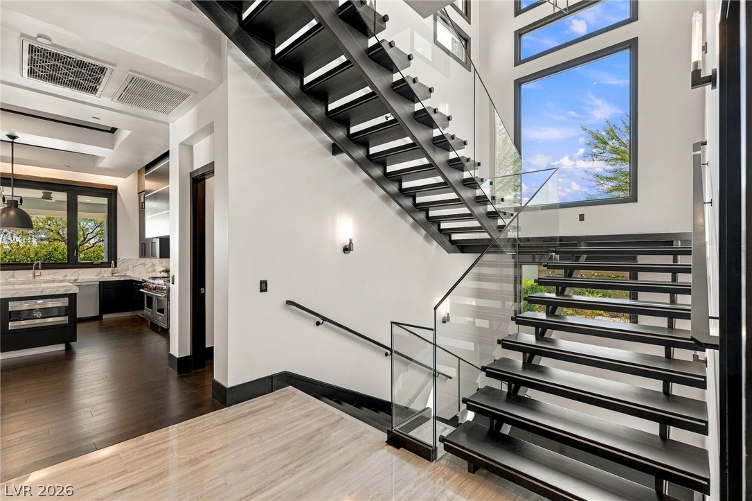 6 Bright Hollow Court Las Vegas NV 89135