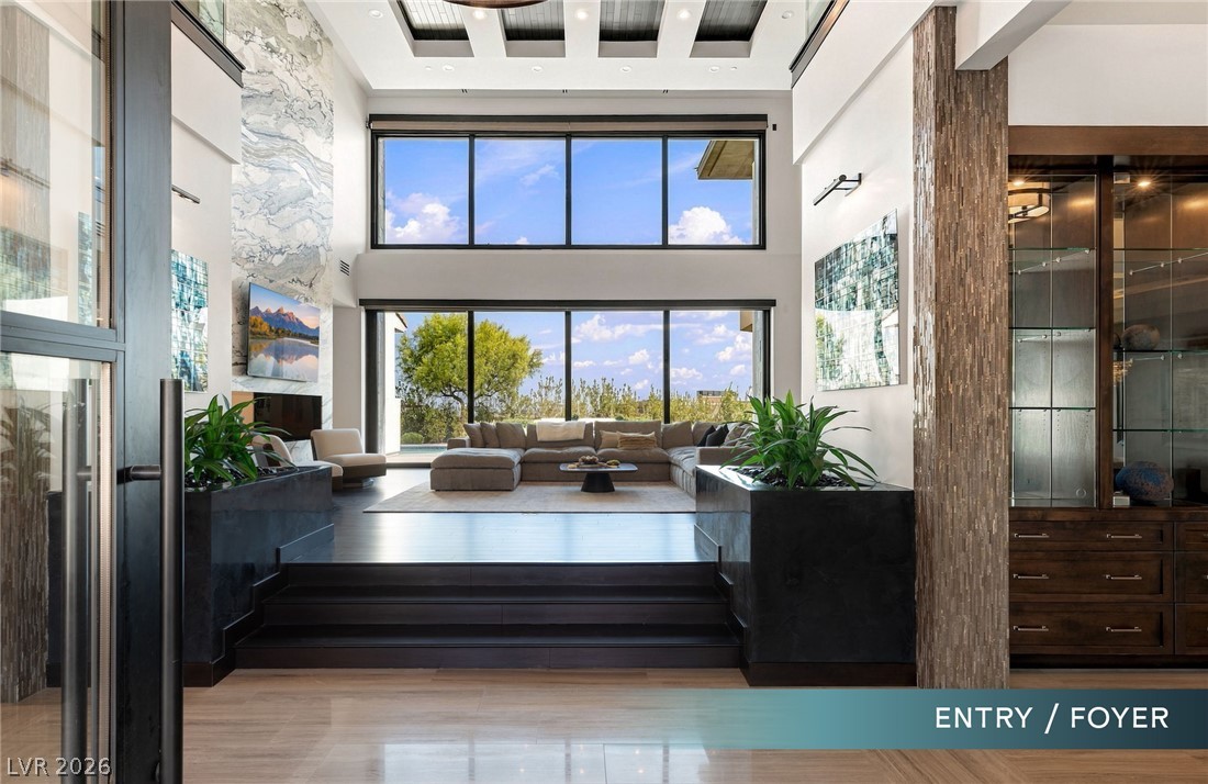6 Bright Hollow Court Las Vegas NV 89135