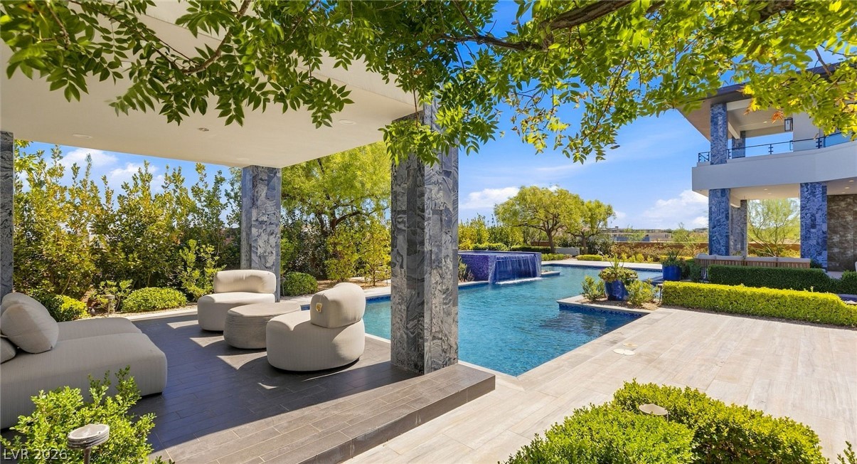 6 Bright Hollow Court Las Vegas NV 89135