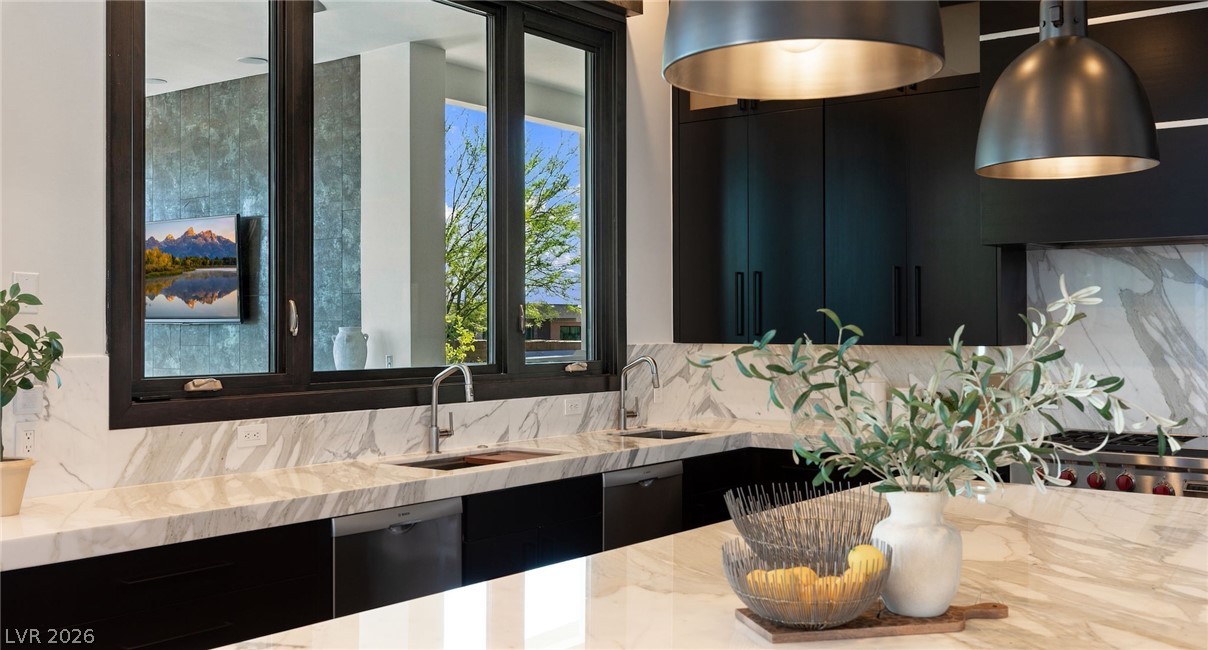 6 Bright Hollow Court Las Vegas NV 89135