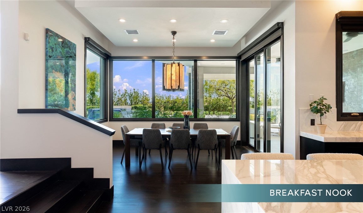 6 Bright Hollow Court Las Vegas NV 89135