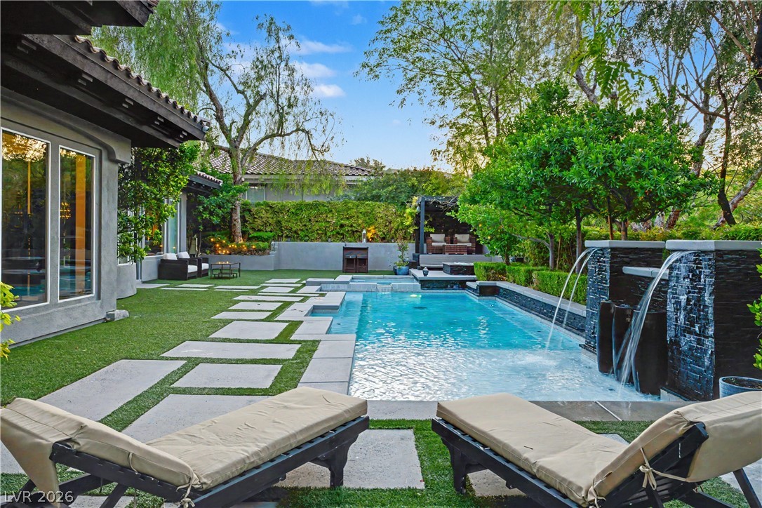 24 Panorama Crest Avenue Las Vegas NV 89135