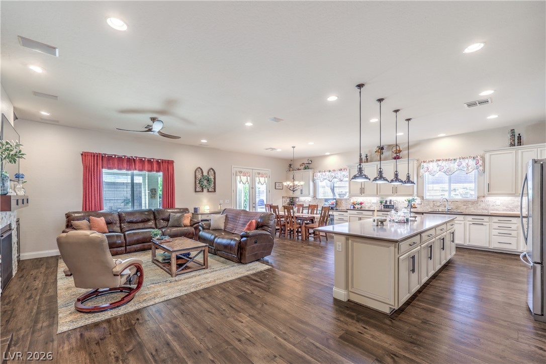 6461 Winecup Street Las Vegas NV 89149