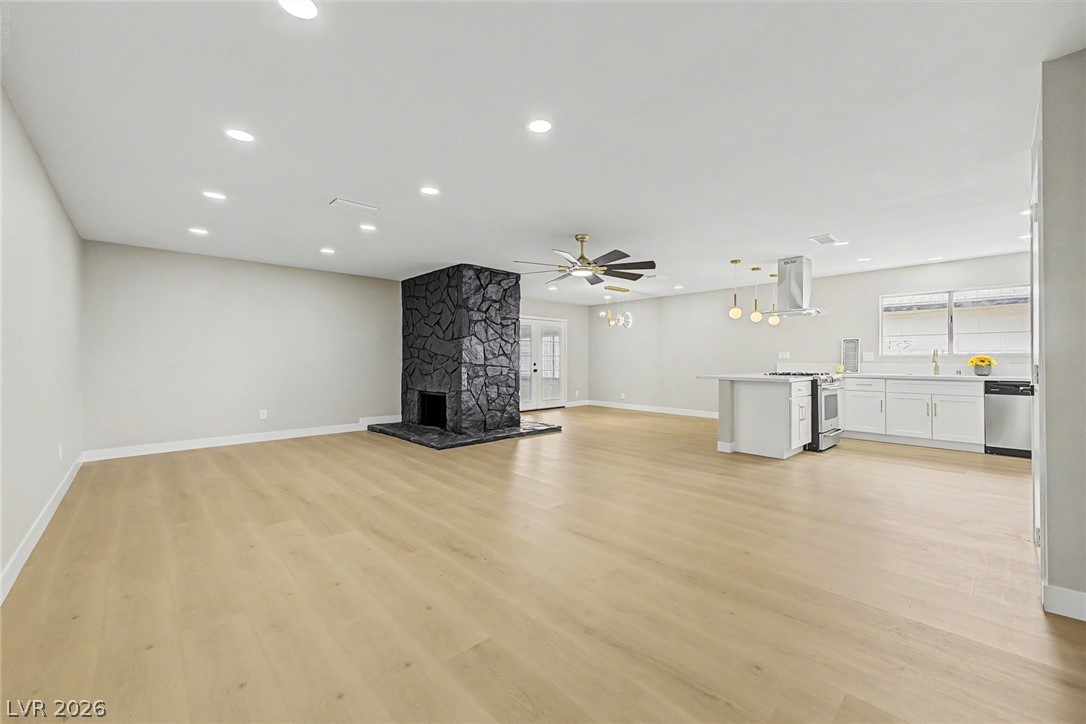 324 Lakehurst Road Las Vegas NV 89145