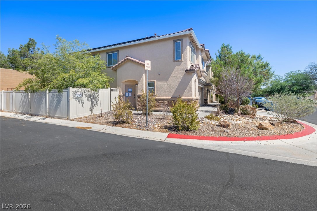 10883 Hawthorne Berry Street Las Vegas NV 89141