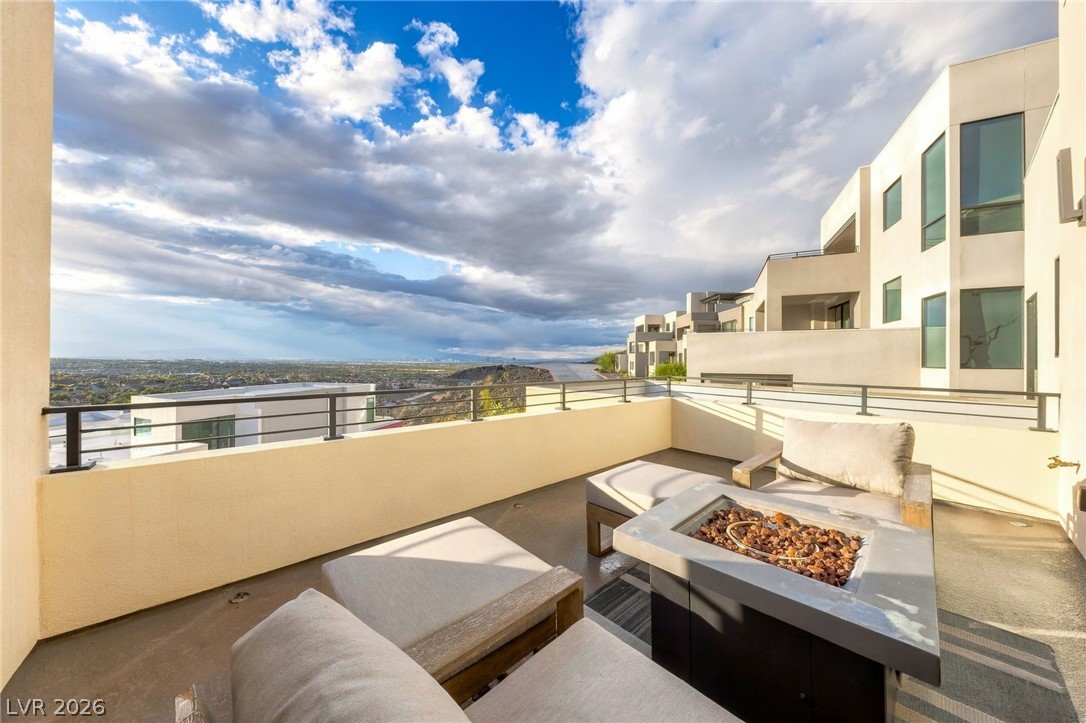 374 Solitude Peak Lane Henderson NV 89012