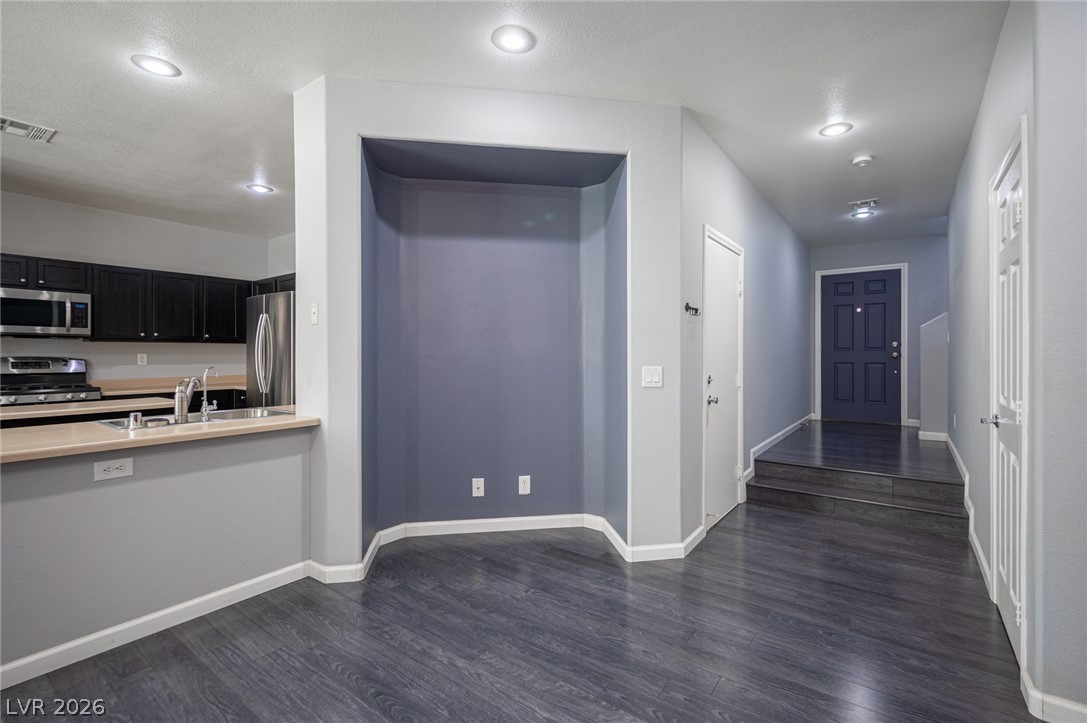6685 Topley Pike Avenue Las Vegas NV 89139
