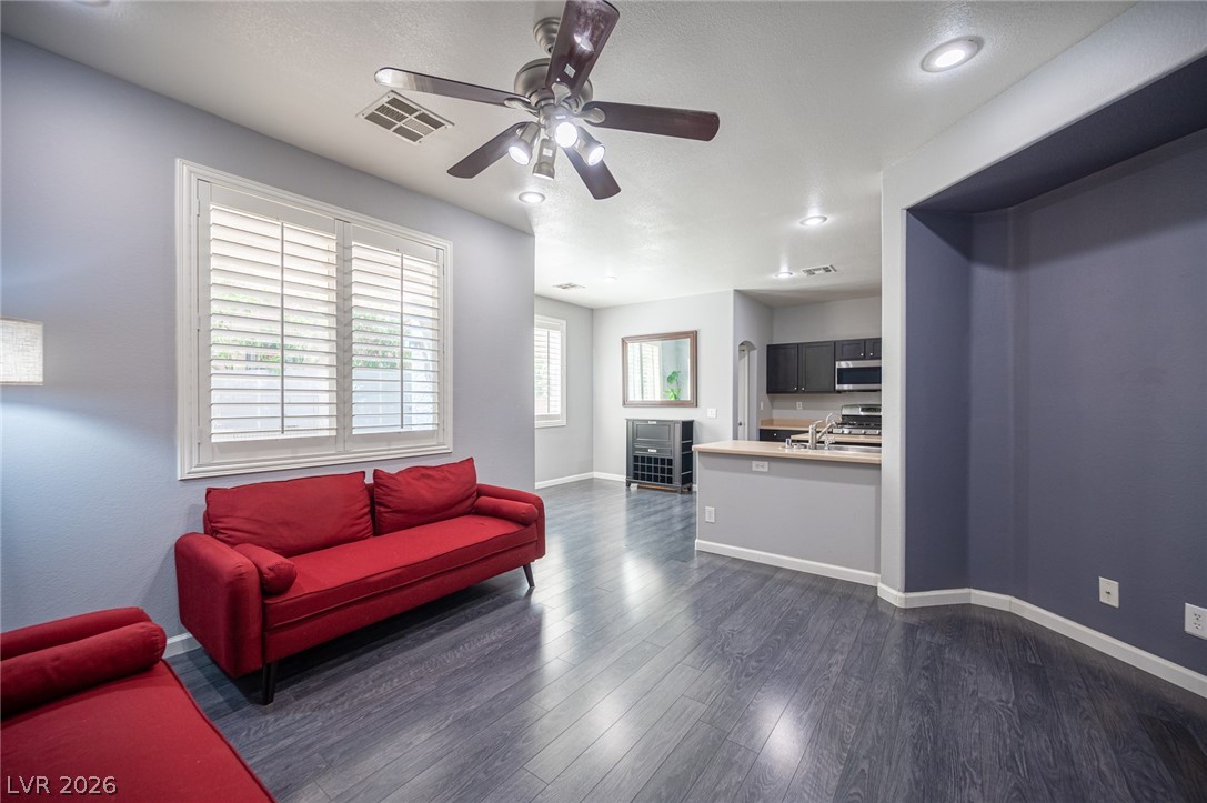 6685 Topley Pike Avenue Las Vegas NV 89139