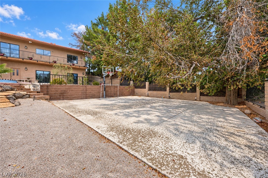2817 La Mesa Drive Henderson NV 89014