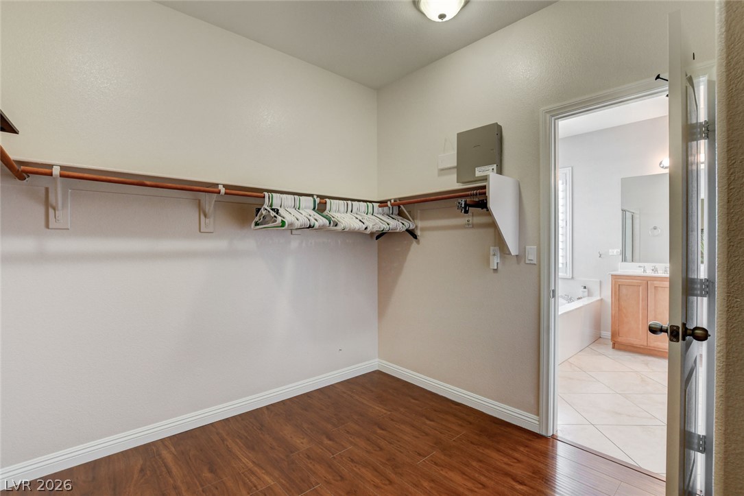 3809 Moonshine Falls Avenue North Las Vegas NV 89085