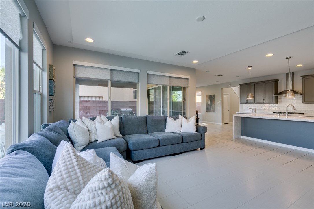 10238 Kesington Drive Las Vegas NV 89135