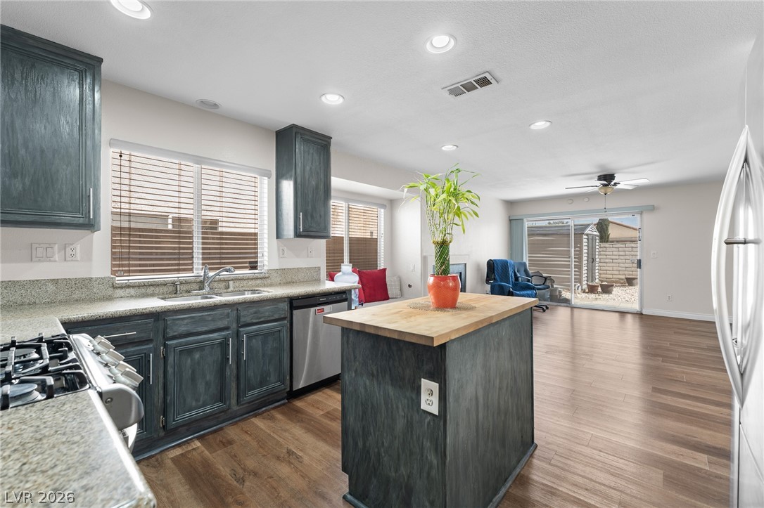 9010 Dulcimer Lane Las Vegas NV 89123