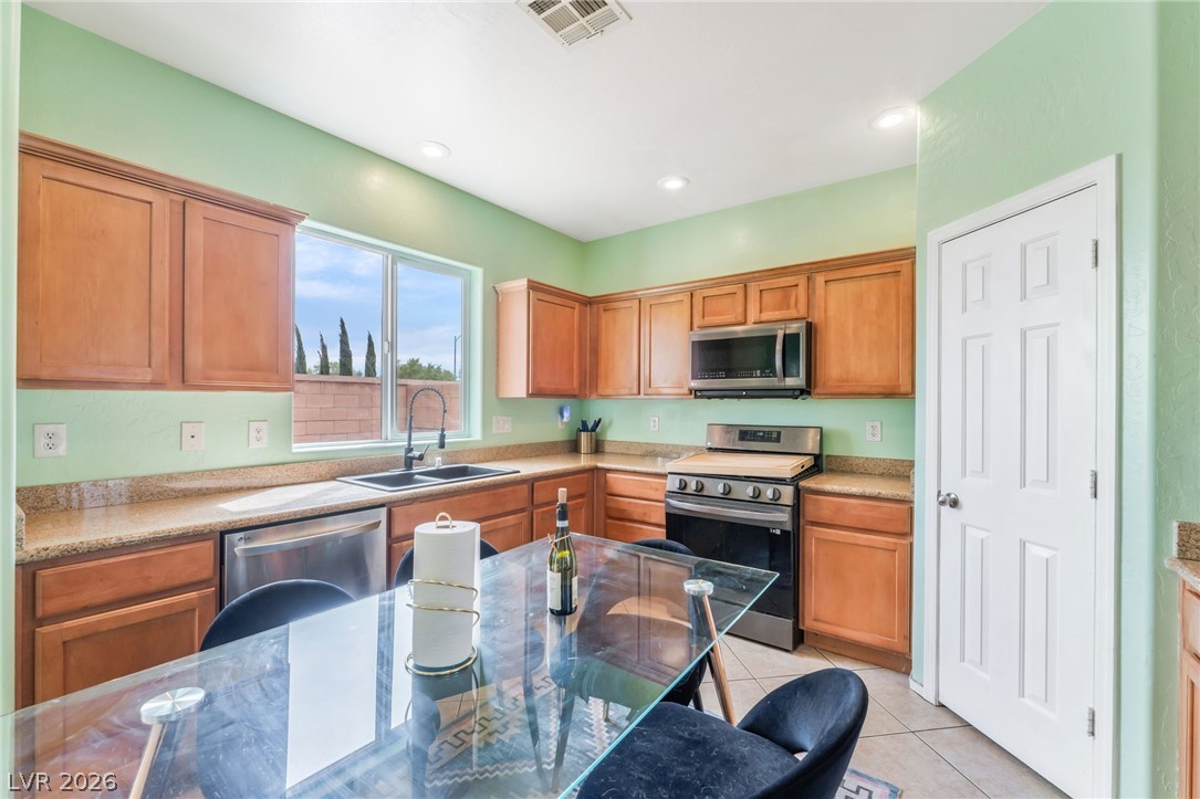 8252 Celina Hills Street Las Vegas NV 89131