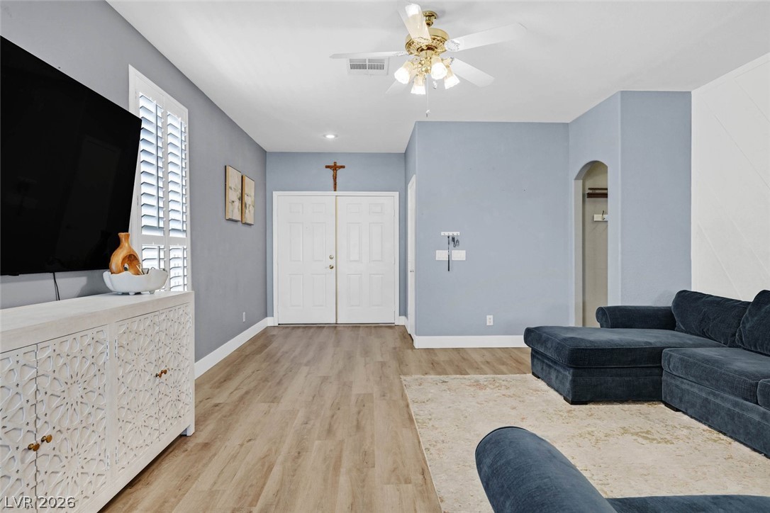 328 Jolly January Avenue Las Vegas NV 89183