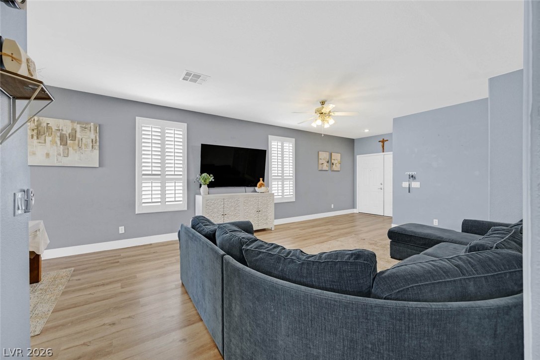 328 Jolly January Avenue Las Vegas NV 89183